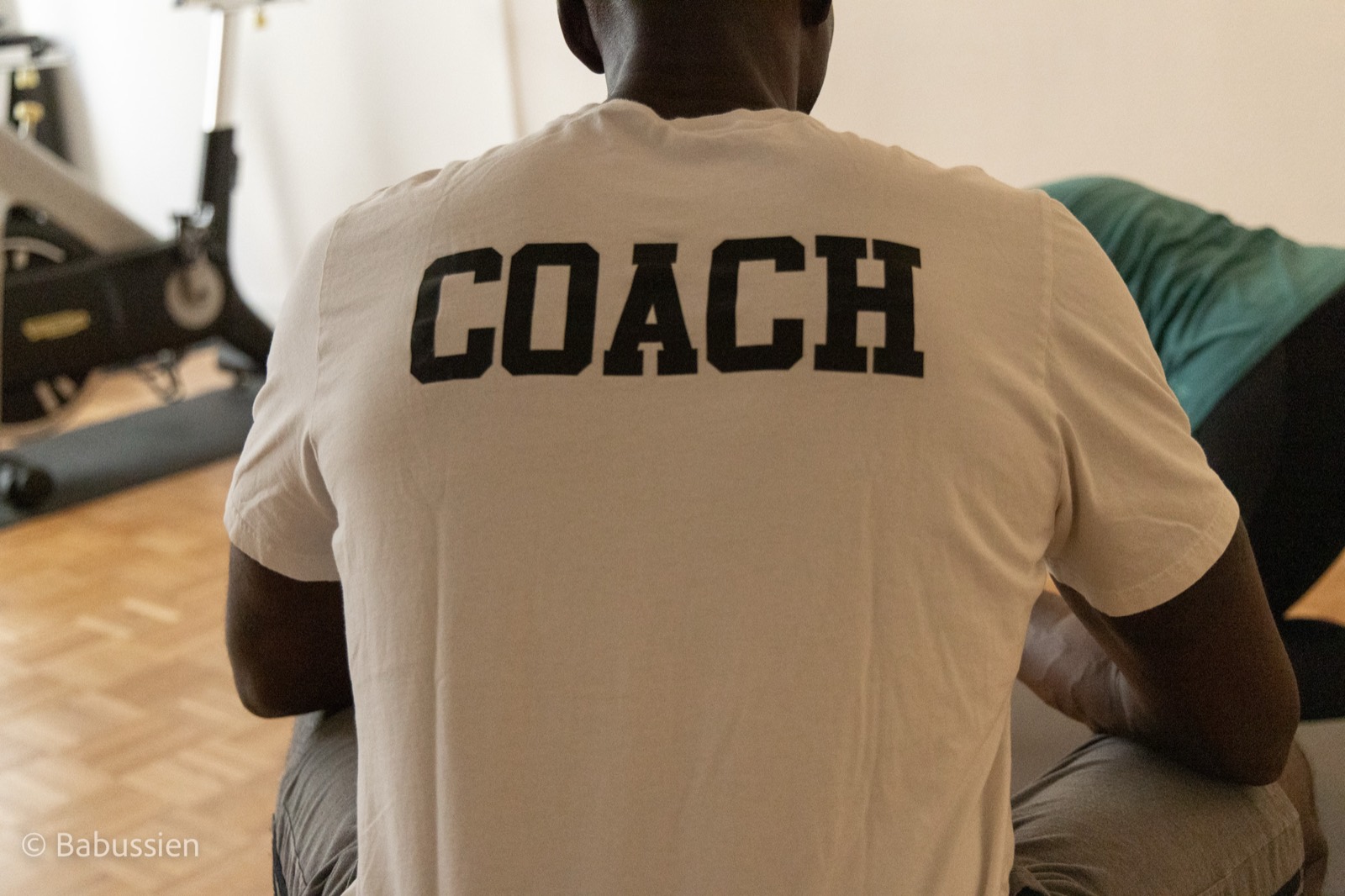 Eric Coly, coach, en séance dans son studio à Lausanne